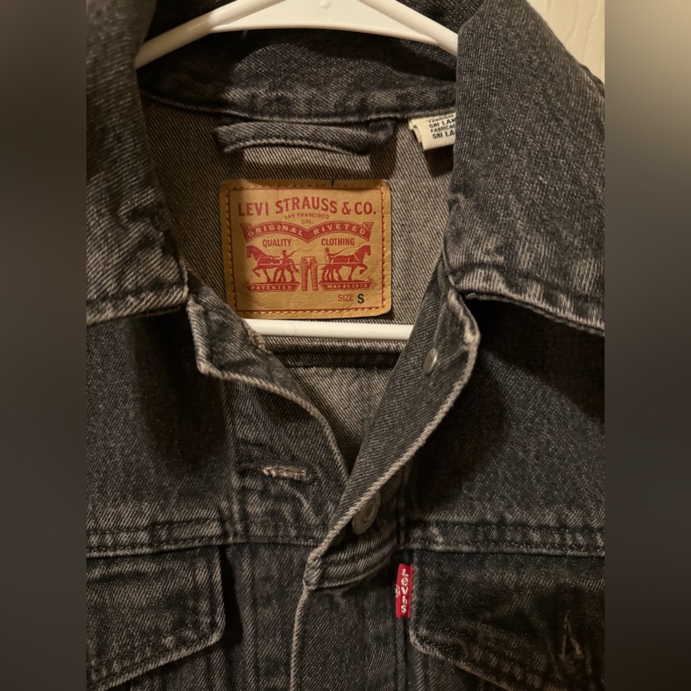 levi’s black jacket - Picture 3 of 3